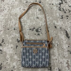 GIANI BERNINI Tonal logo faux-leather women's crossbody bag  - Navy / White